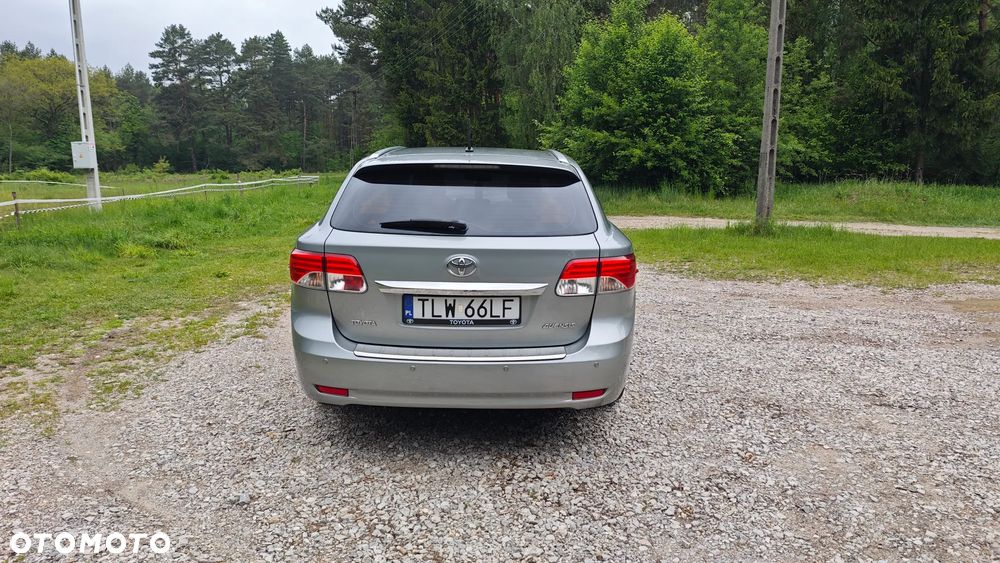 Toyota Avensis - 6
