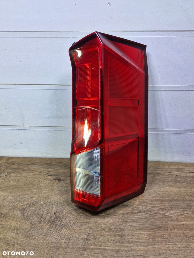 VW CRAFTER MAN TGE 17-20 LAMPA TYLNA LAMPA PRAWA ORYGINAŁ 7C0945096H - 1