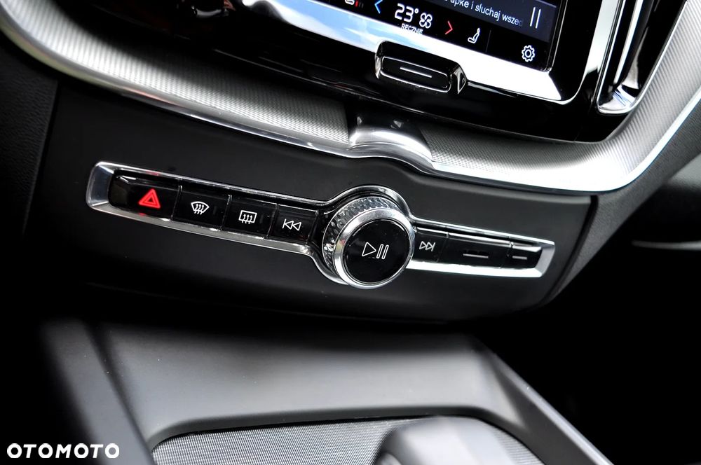 Volvo XC 60 B4 D Geartronic RDesign - 30