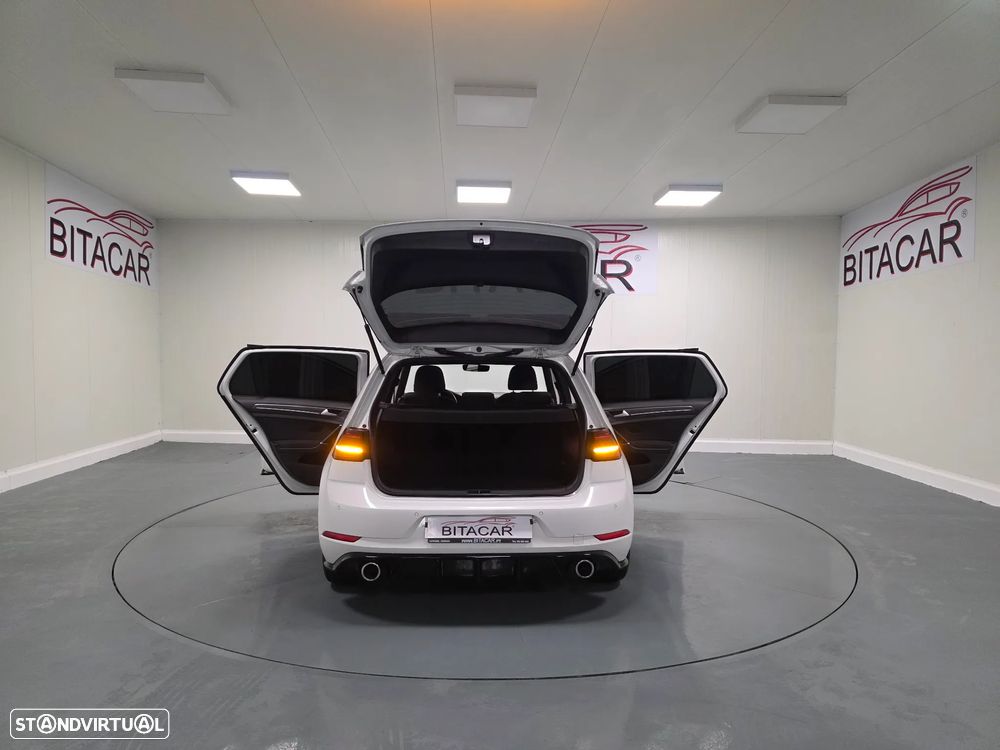 VW Golf 2.0 TSI GTI DSG Performance - 32