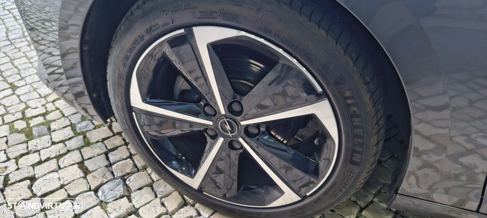 Opel Astra 1.2 T GS Aut. - 24