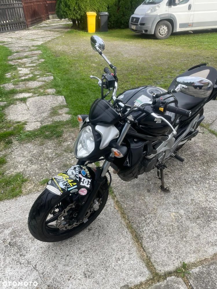 Suzuki Gladius - 1