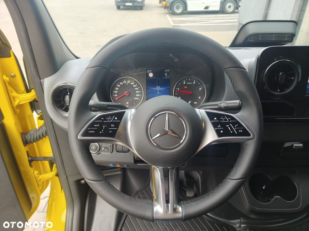 Mercedes-Benz Sprinter - 29