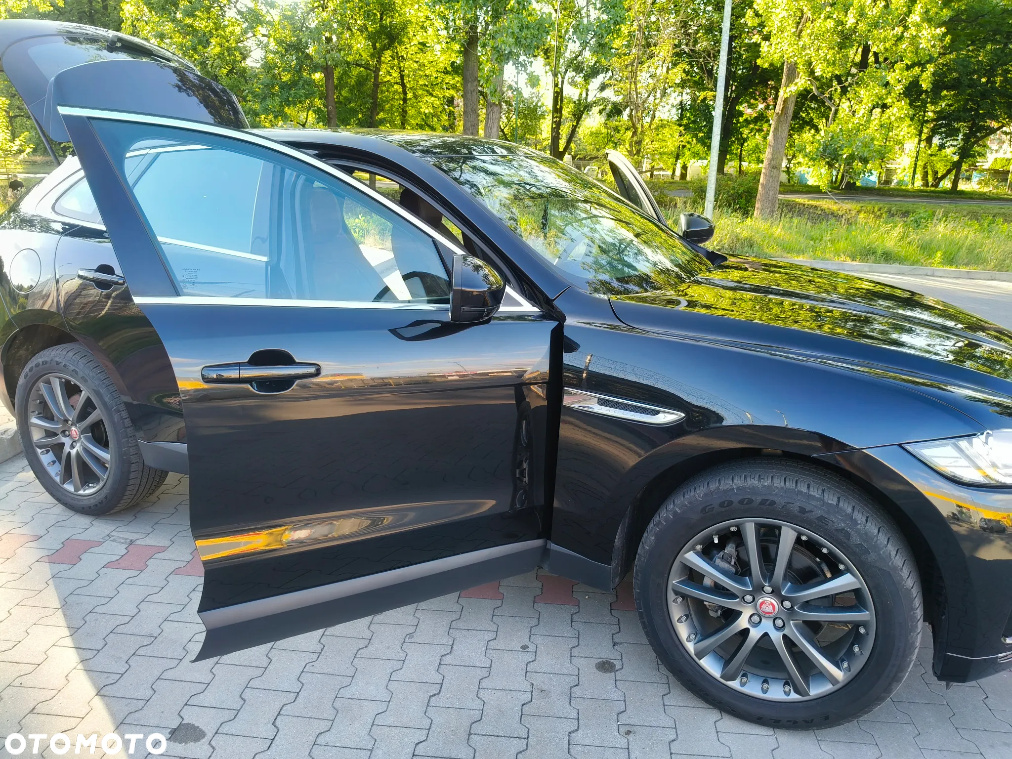 Jaguar F-Pace 2.0 i4D AWD Prestige - 17