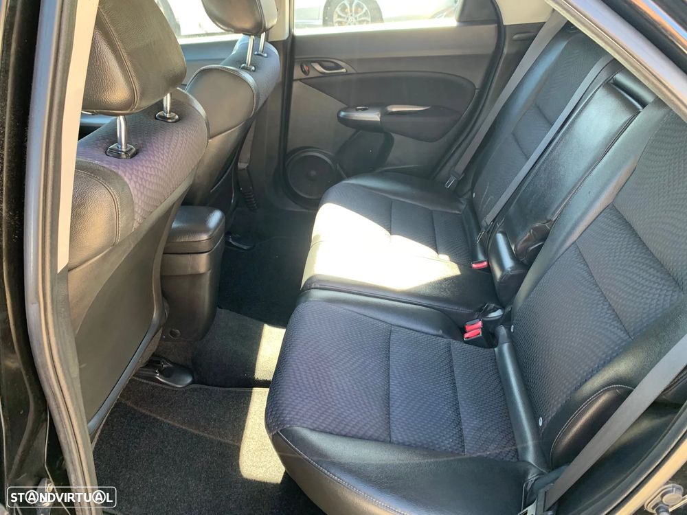 Honda Civic 1.4 i-VTEC Elegance - 8