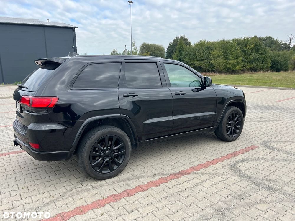 Jeep Grand Cherokee - 13