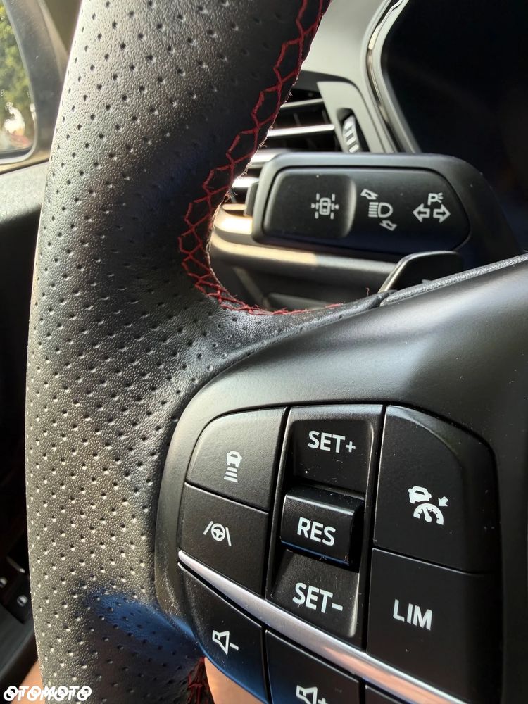 Ford Kuga 2.0 EcoBlue 4x4 ST-LINE X - 32