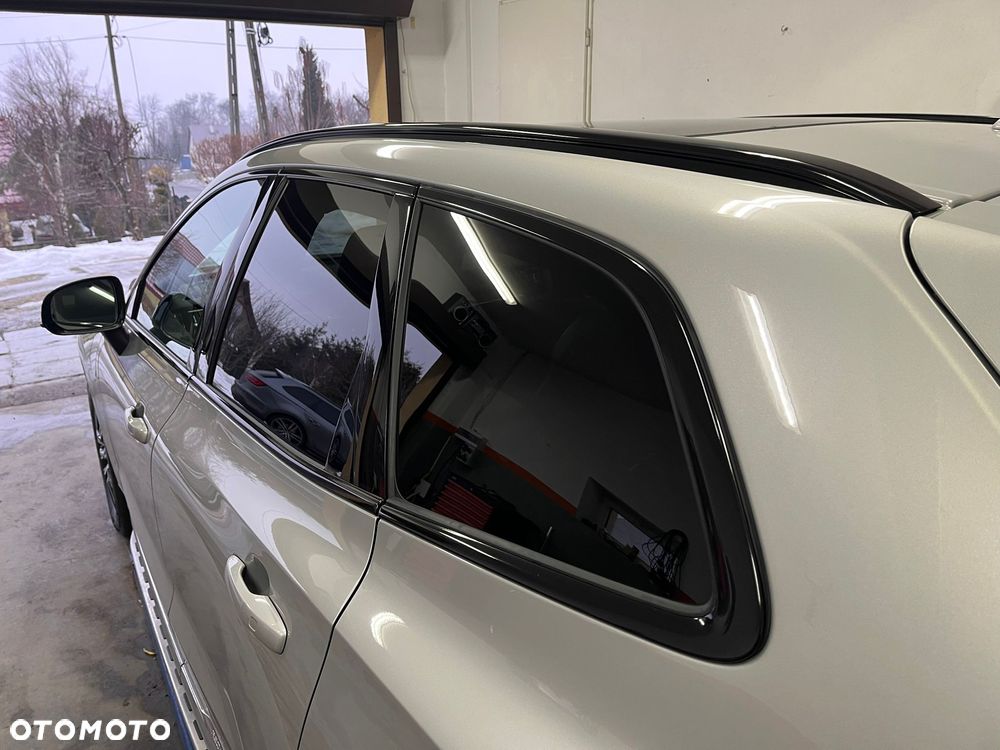 Volvo XC 60 T6 Plug-In Hybrid AWD Plus Black Edition - 16