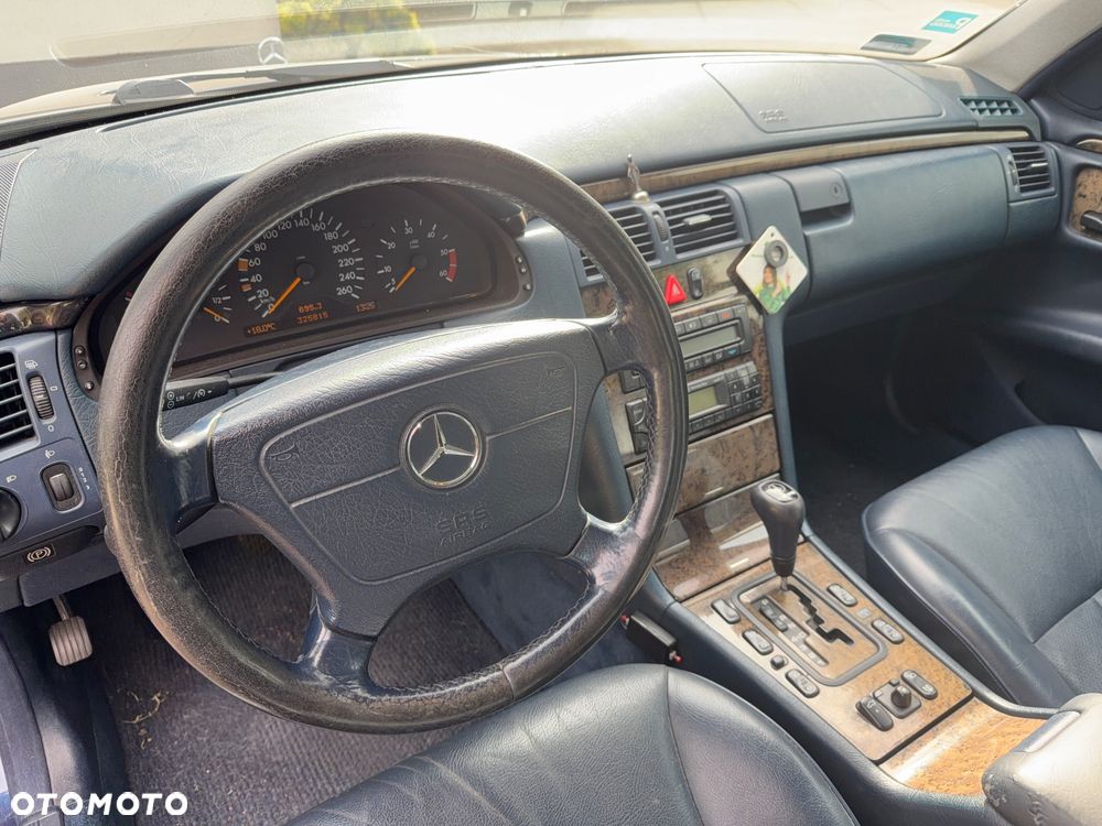Mercedes-Benz Klasa E - 5