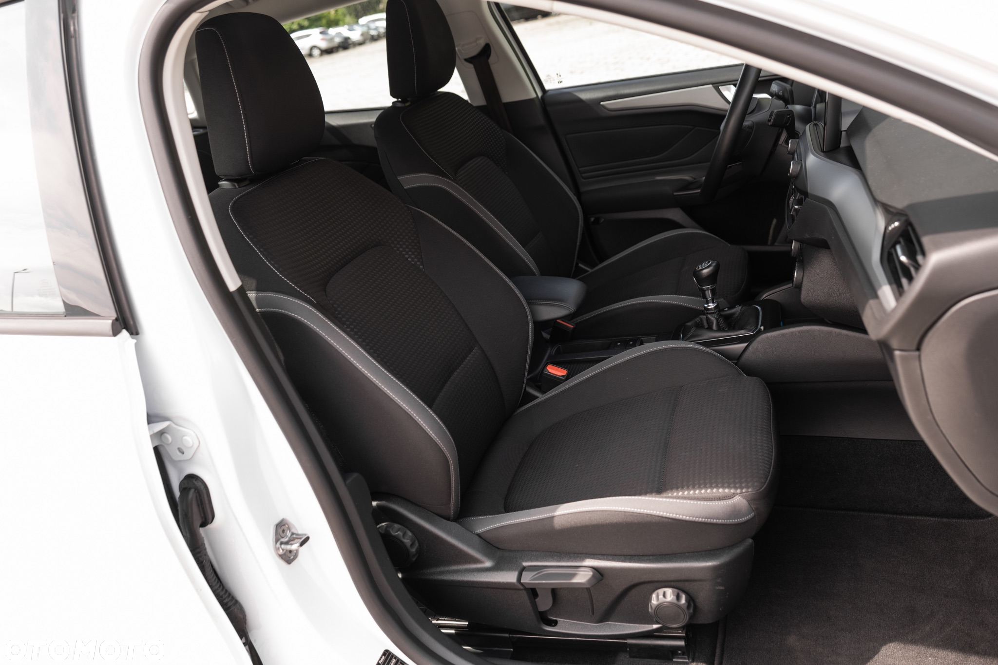 Ford Focus 1.5 EcoBlue SCR Connected - 36