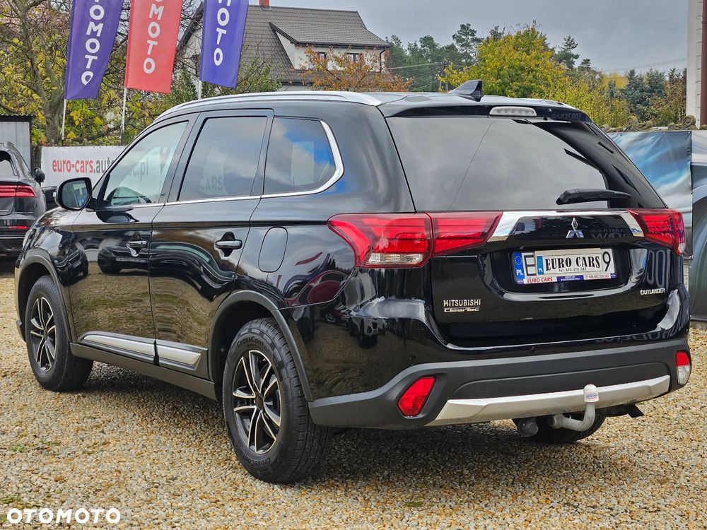 Mitsubishi Outlander 2.0 Invite + 2WD - 9