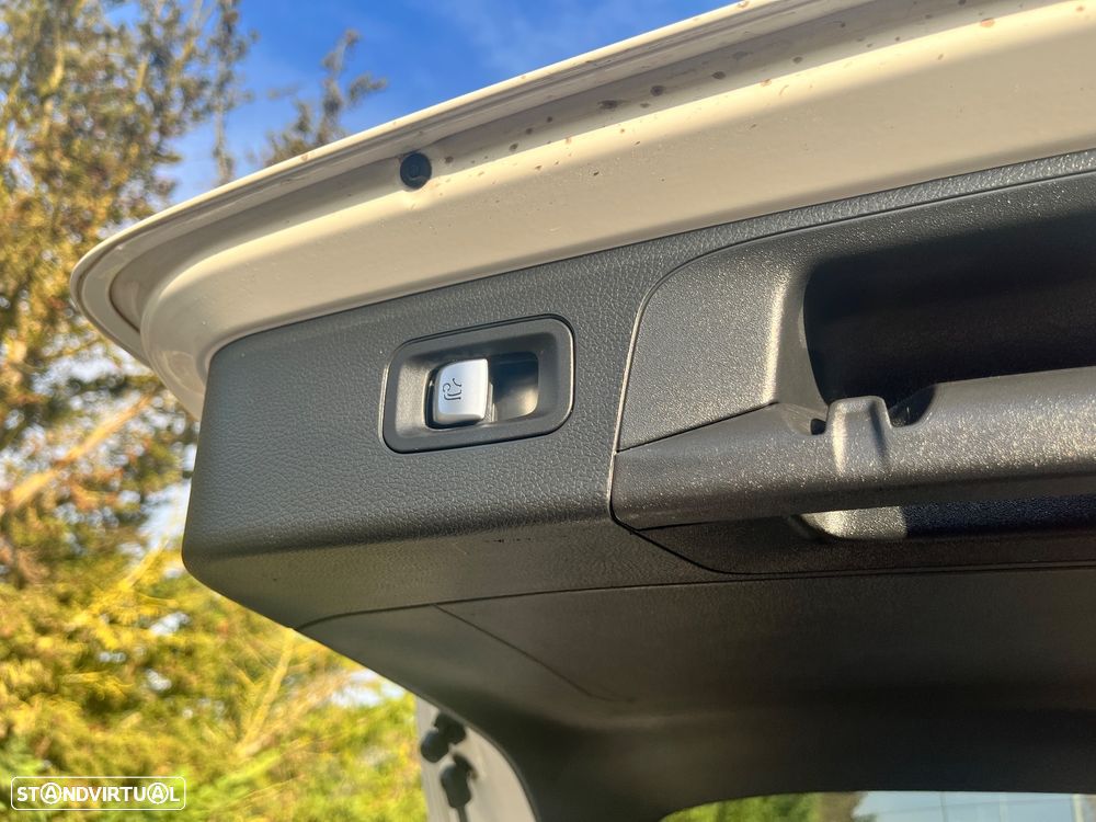 Mercedes-Benz GLC 220 d 4Matic 9G-TRONIC AMG Line - 29