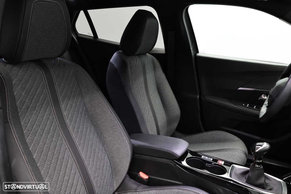 Peugeot 2008 1.2 PureTech Allure - 19