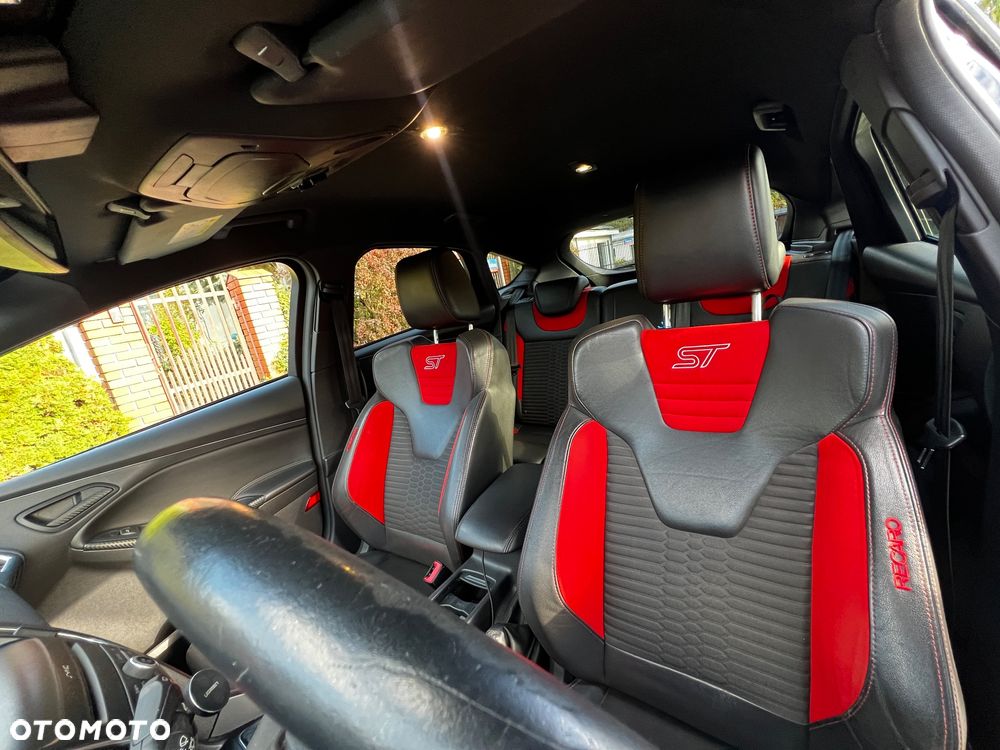 Ford Focus 2.0 TDCi ST - 10