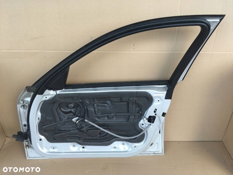 BMW E90 E91 DRZWI PRAWY PRZÓD TITANSILBER - 2