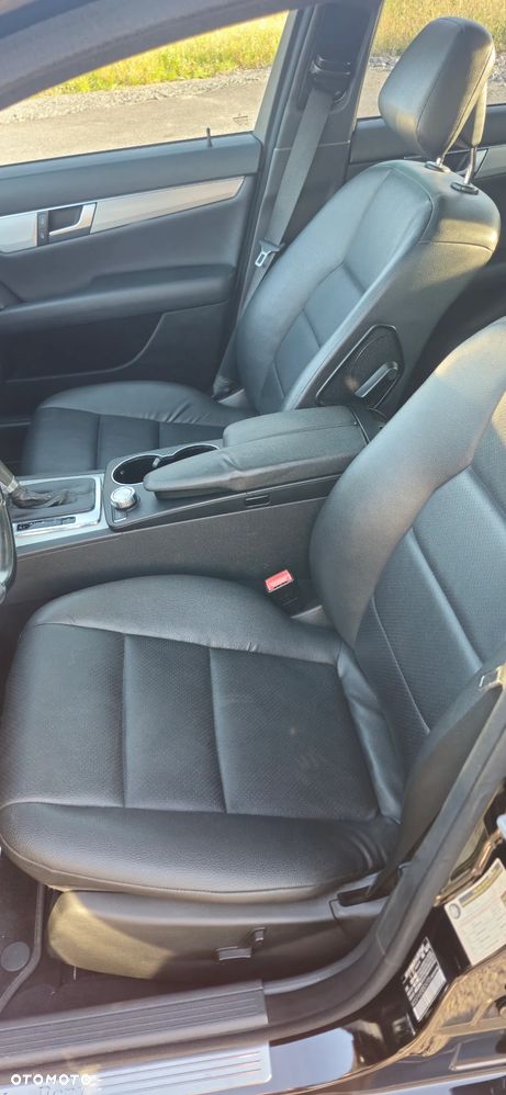 Mercedes-Benz Klasa C 250 CGI Automatik BlueEFFICIENCY SPORT EDITION - 16