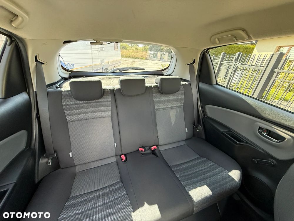 Toyota Yaris Hybrid 100 Premium - 10
