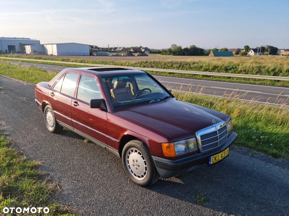 Mercedes-Benz W201 (190) - 1