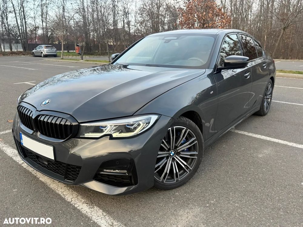 BMW Seria 3 330i xDrive AT - 30