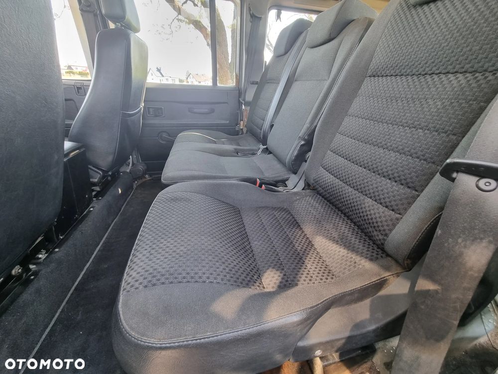 Land Rover Defender 2.4 TD4 SE - 12