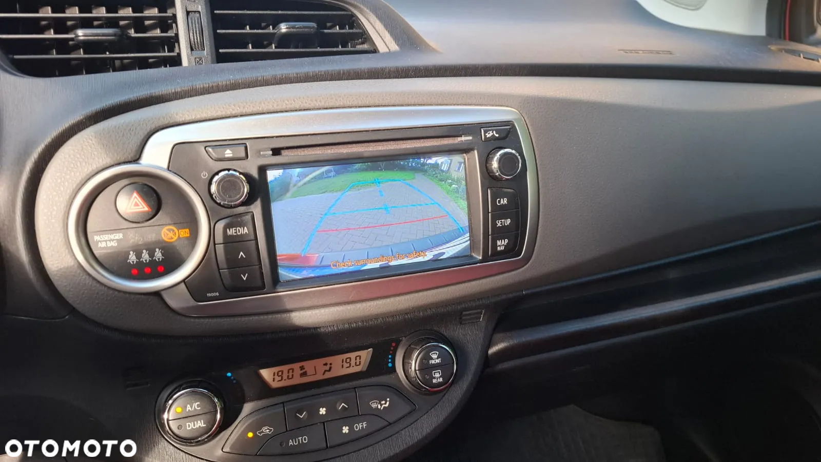 Toyota Yaris 1.33 Premium - 2
