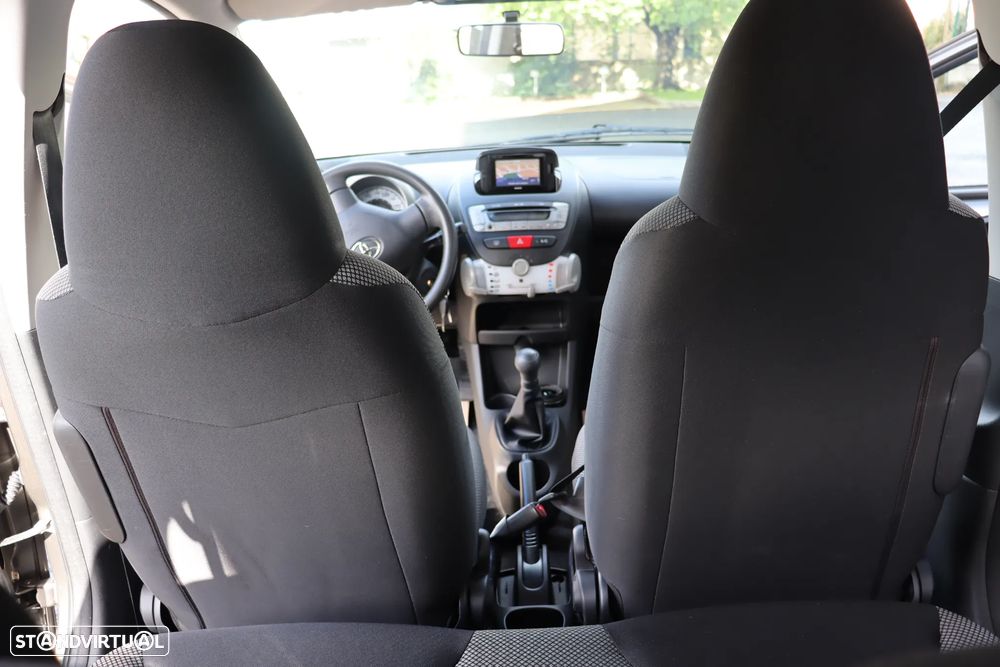 Toyota Aygo Connect - 15