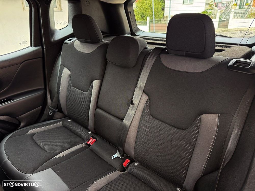 Jeep Renegade 1.0 T Limited - 18