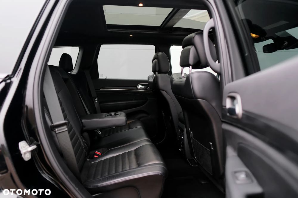 Jeep Grand Cherokee - 25