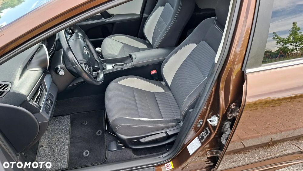 Toyota Avensis 2.0 D-4D Premium - 22