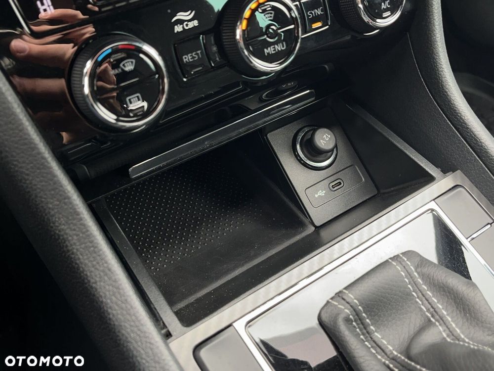 Skoda Superb 2.0 TSI Sportline DSG - 31