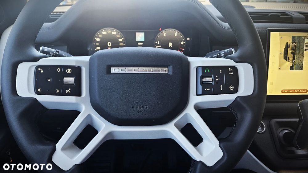 Land Rover Defender - 3