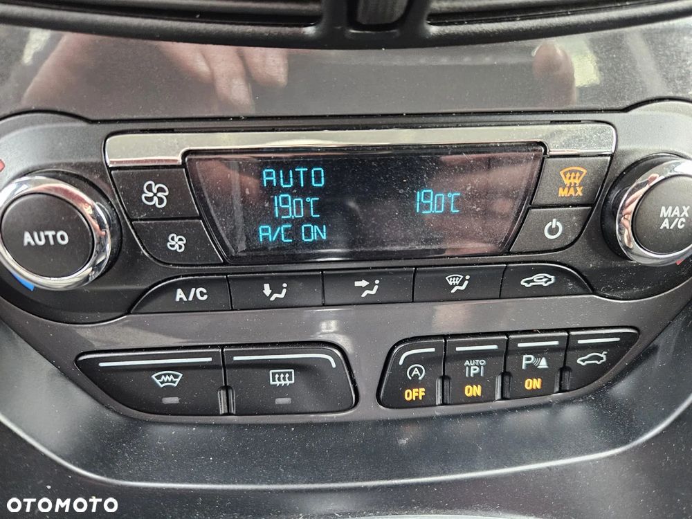 Ford Kuga 2.0 TDCi 4x4 Individual - 24
