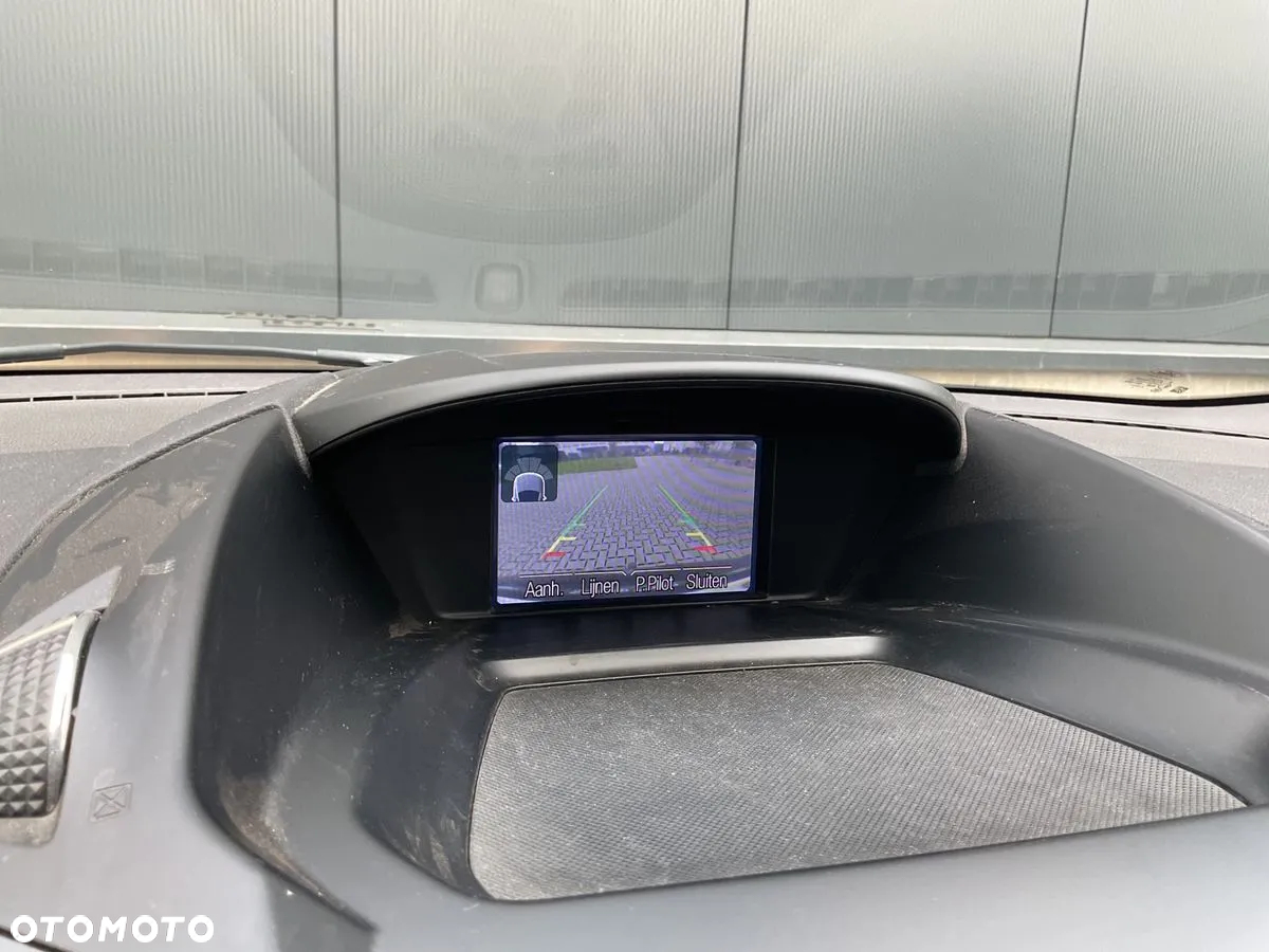 Ford Kuga 2.0 TDCi 2x4 Titanium - 6