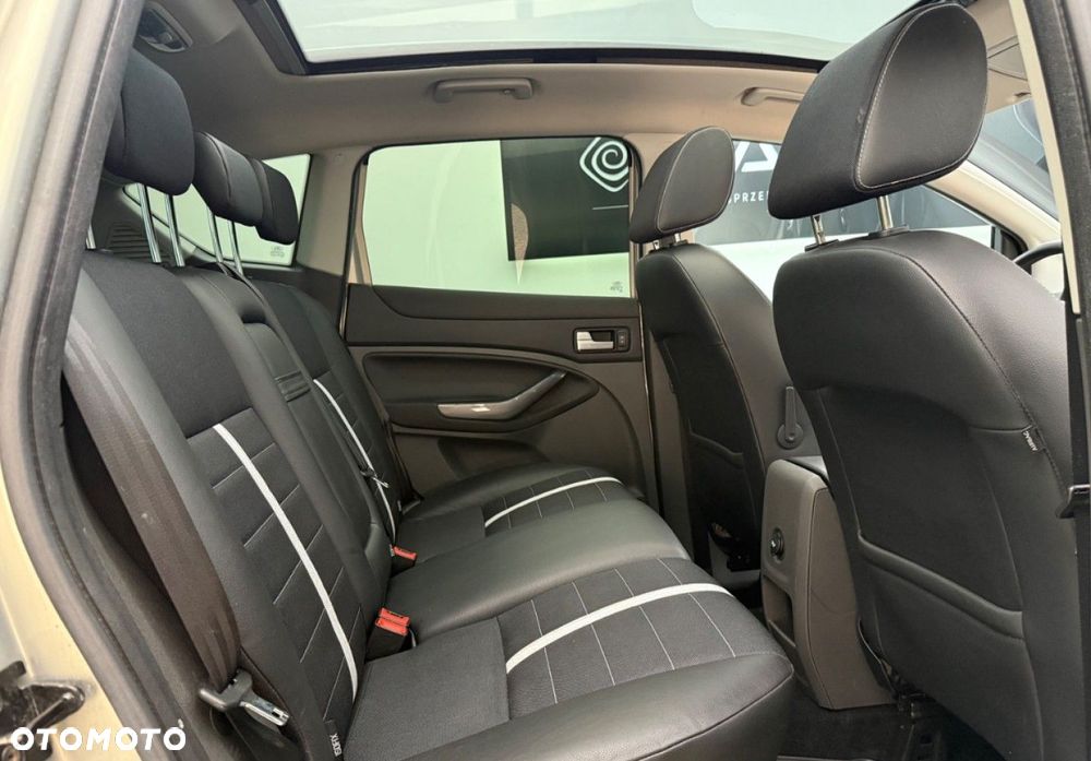 Ford Kuga 2.0 TDCi 4x4 Titanium - 19