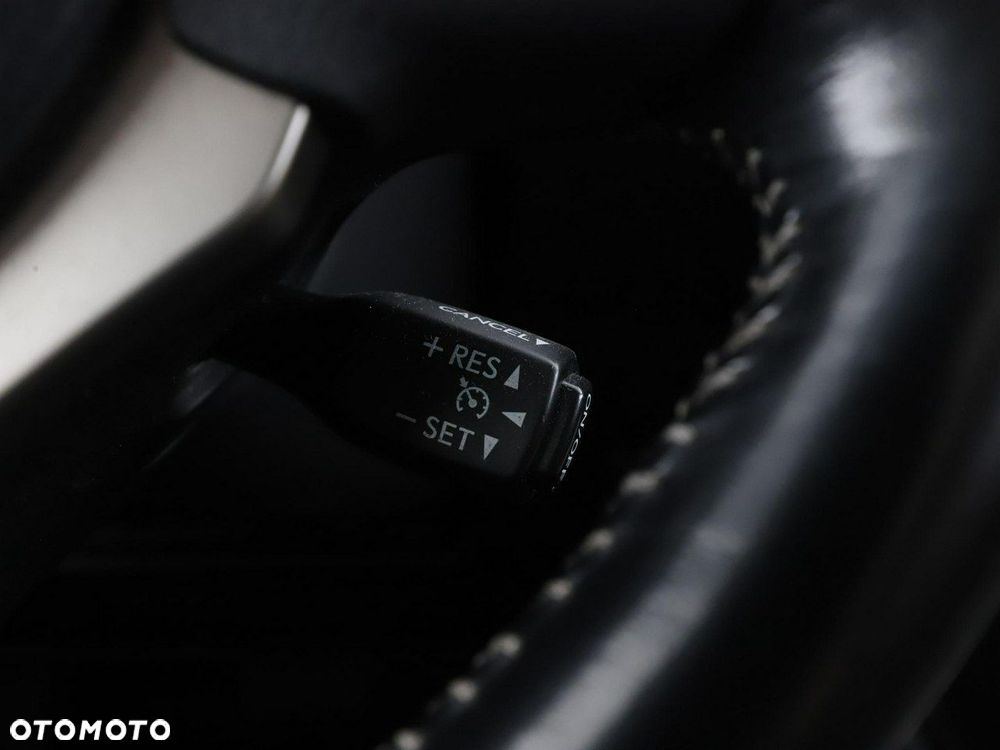 Lexus NX 300h E-FOUR Luxury Line - 32