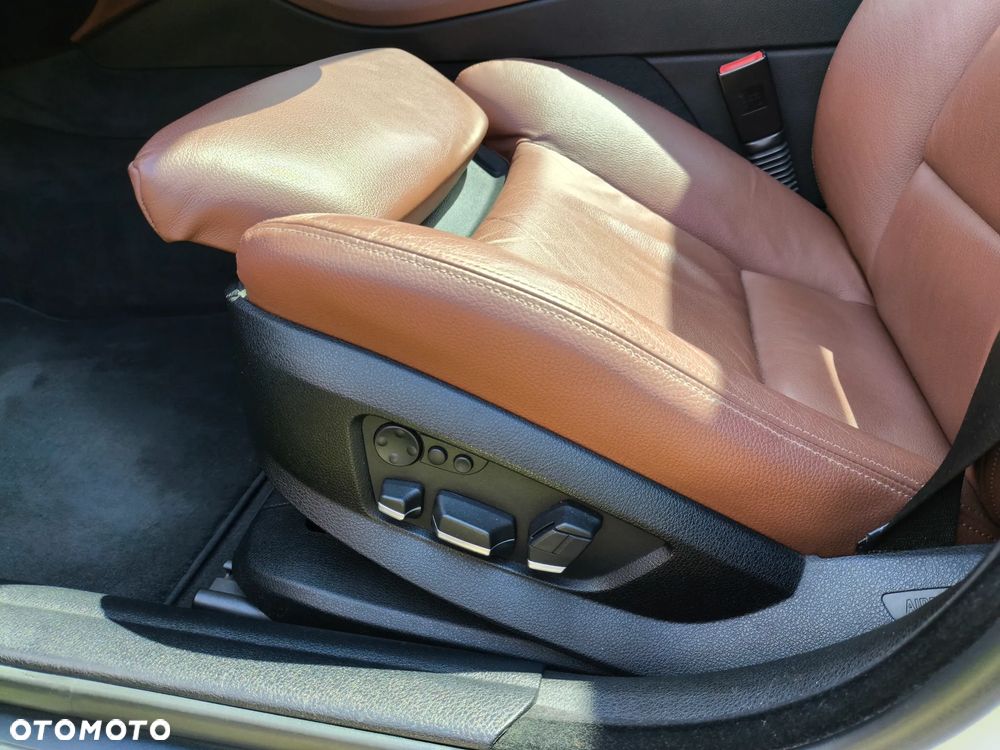 BMW Seria 5 525d - 13