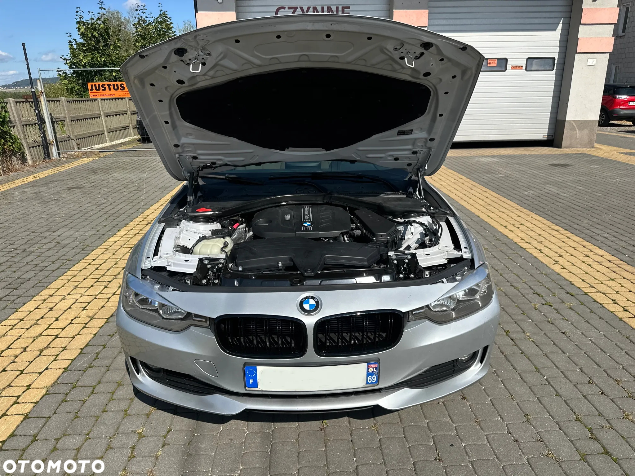 BMW Seria 3 318d Luxury Line - 9