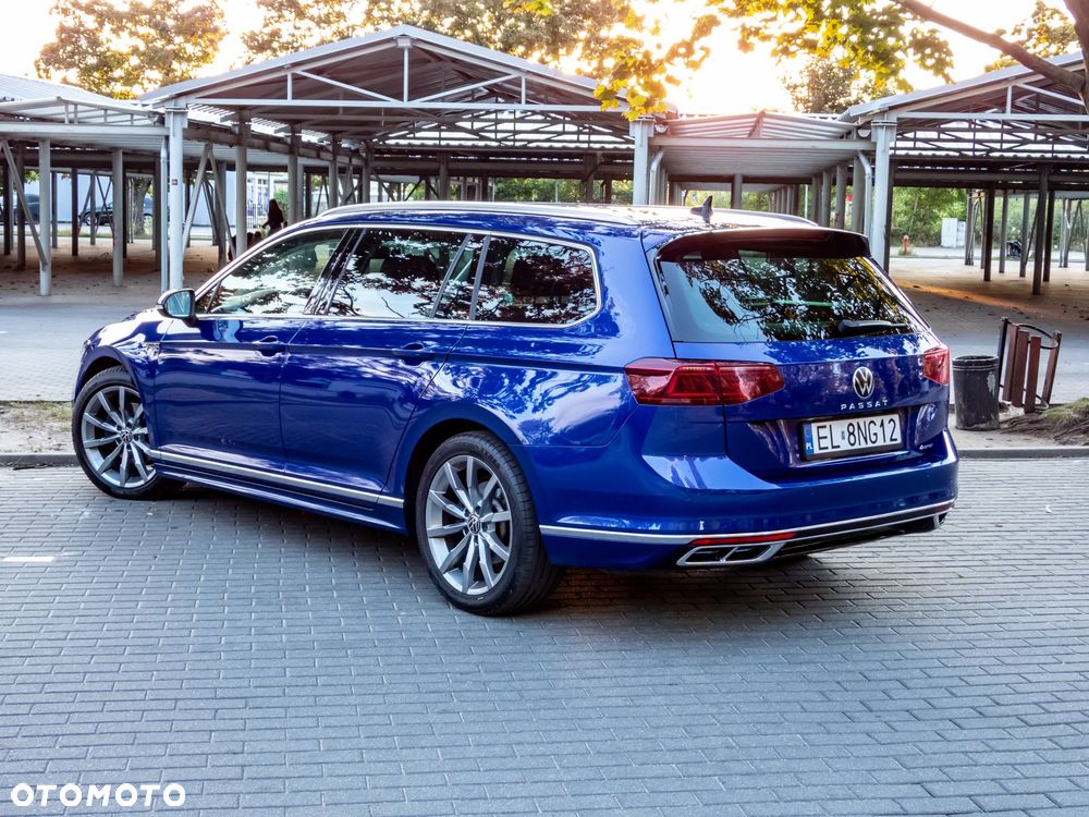 Volkswagen Passat Variant 2.0 TDI SCR DSG 4Motion Elegance - 11