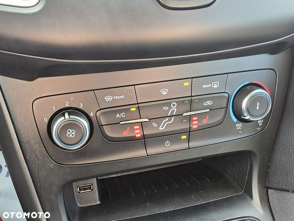 Ford Focus - 25