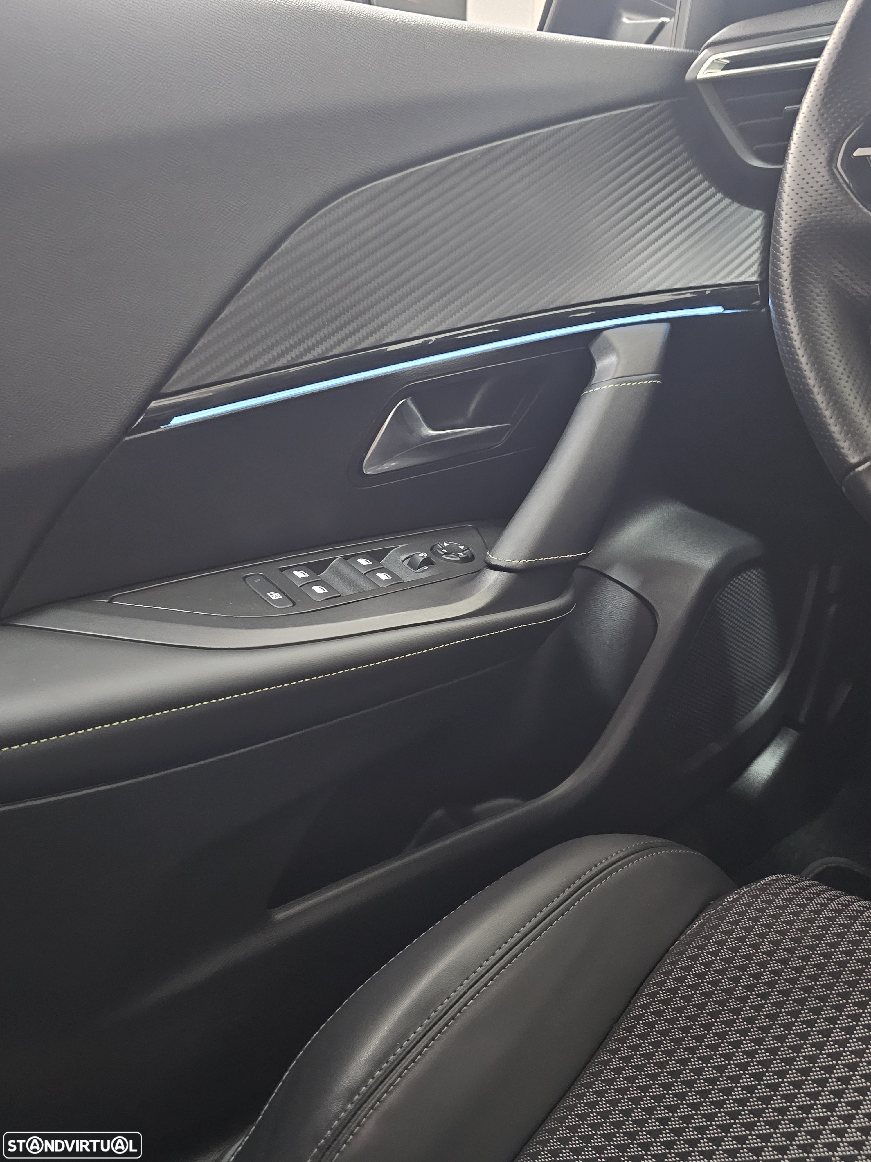 Peugeot 2008 BlueHDi 130 EAT8 GT Pack - 13