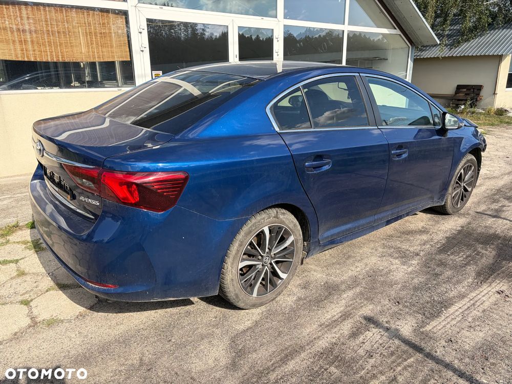 Toyota Avensis 1.8 Premium - 4