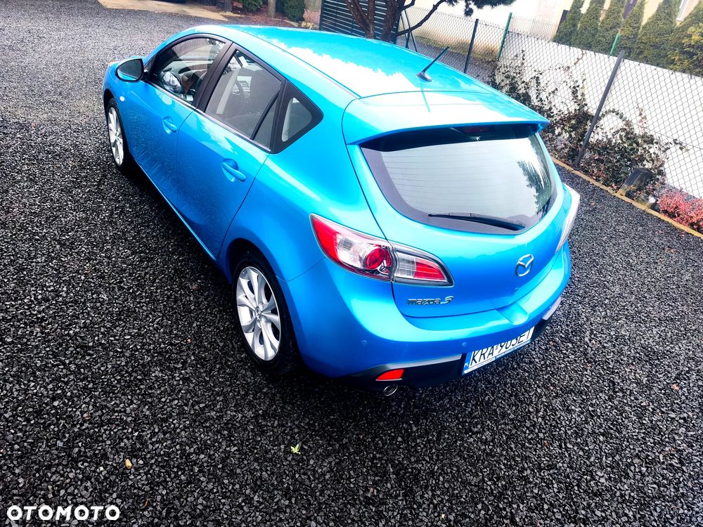 Mazda 3 1.6 Exclusive + - 15
