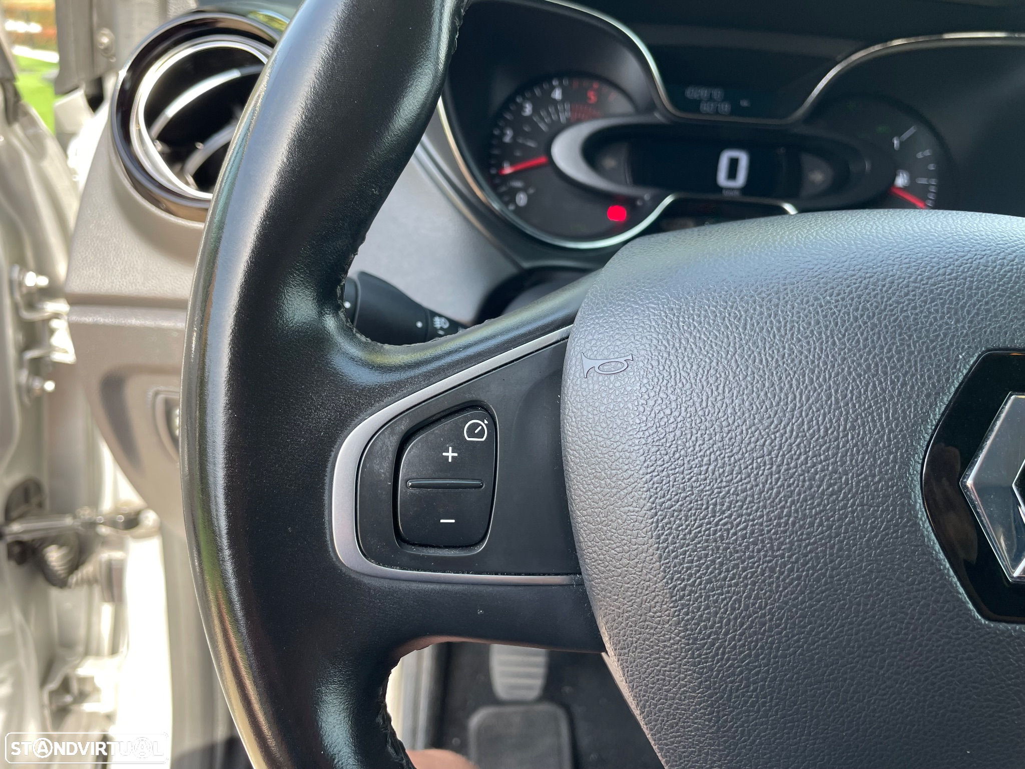 Renault Captur 1.5 dCi Exclusive - 24
