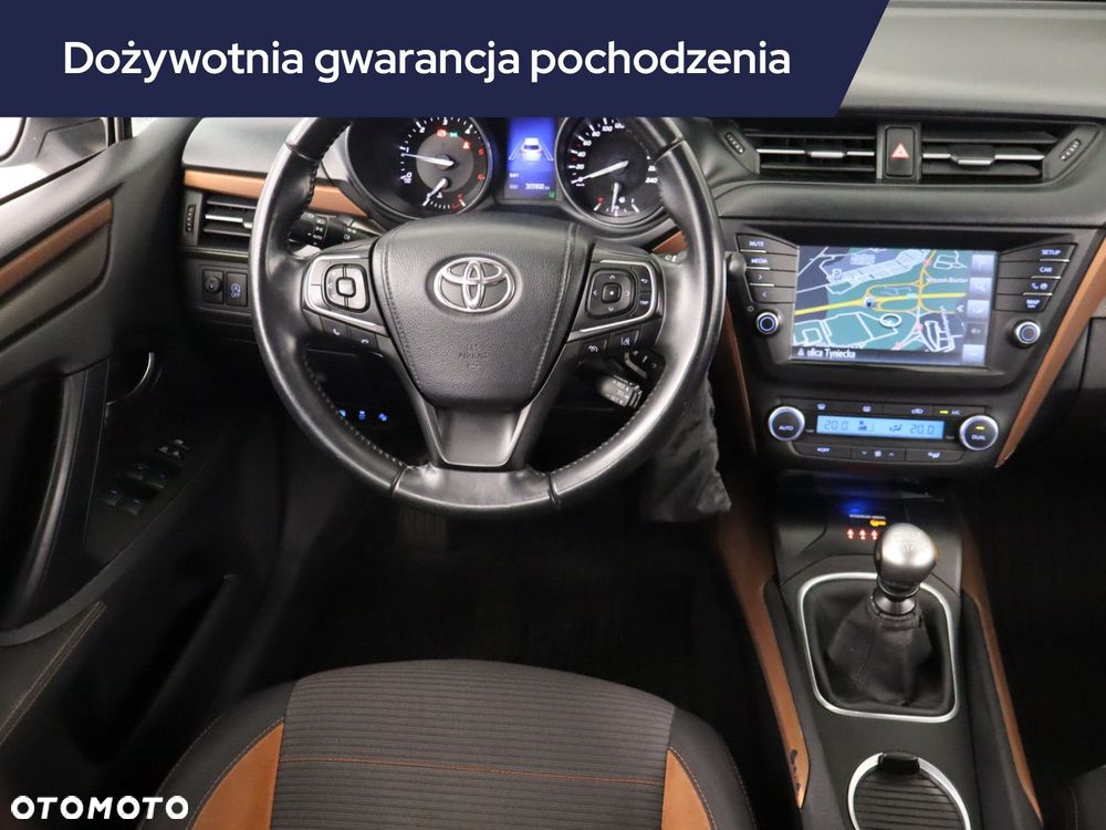 Toyota Avensis - 9