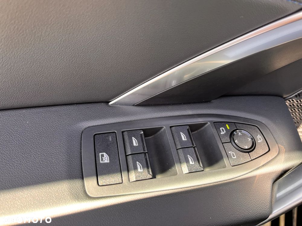 BMW X1 sDrive18i - 28