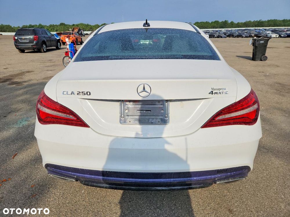 Mercedes-Benz CLA 250 4Matic 7G-DCT AMG Line - 6