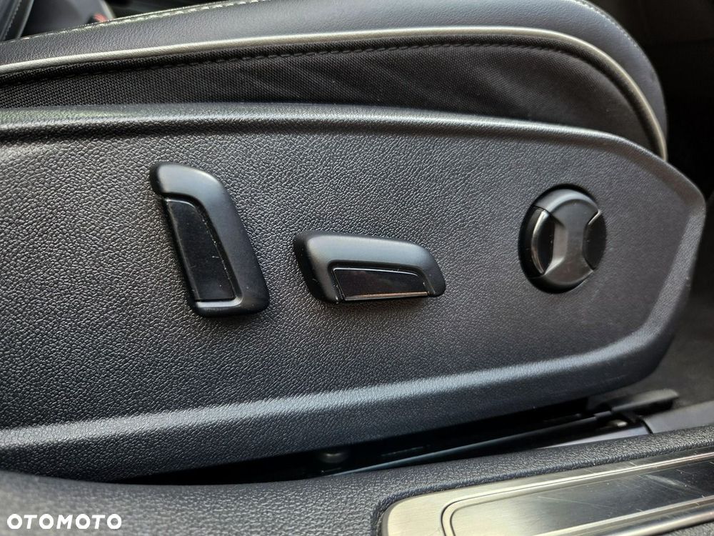 Volkswagen Arteon 2.0 TDI 4Motion R-Line DSG - 28