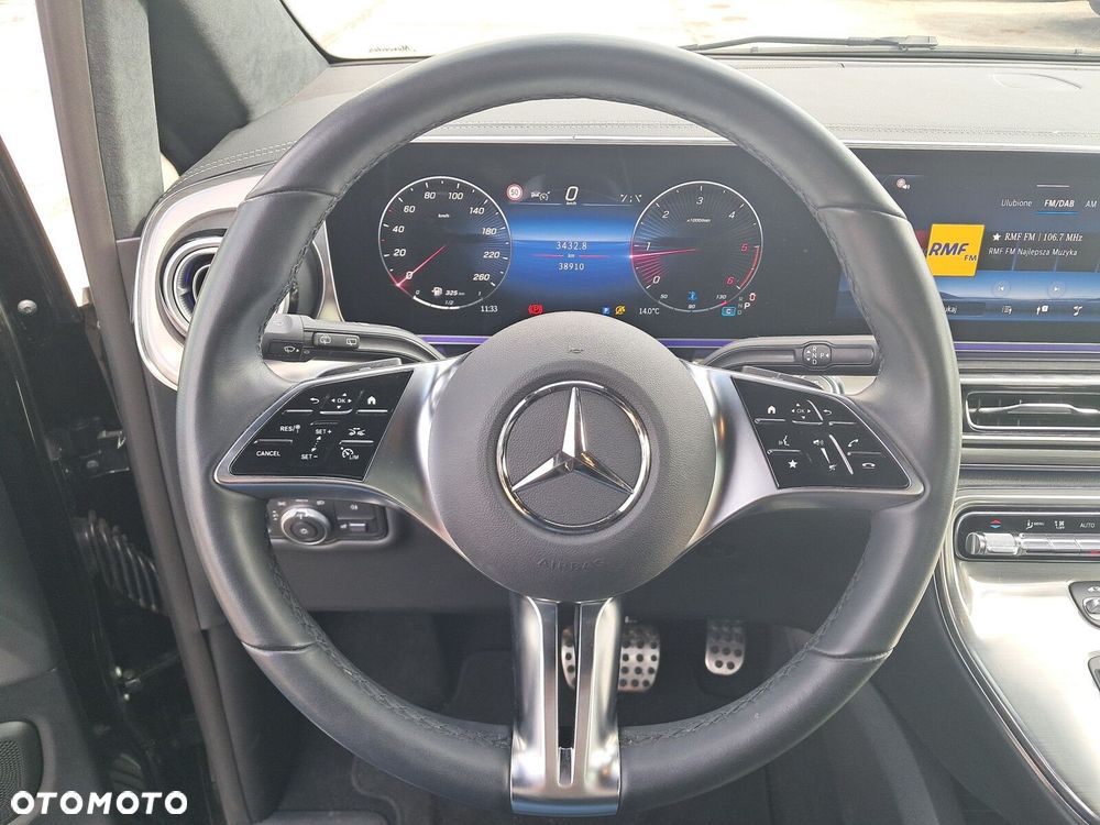 Mercedes-Benz klasa-v V300 - 11