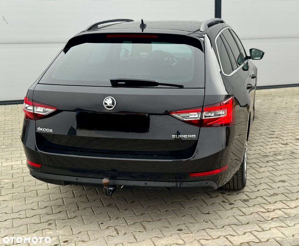 Skoda Superb 2.0 TDI DSG Premium Edition - 8