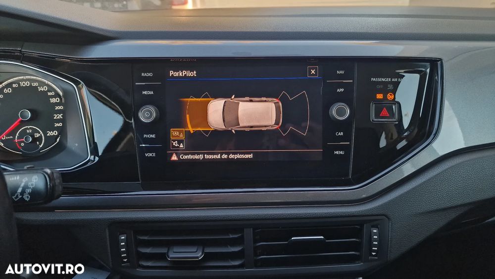 Volkswagen Polo - 2